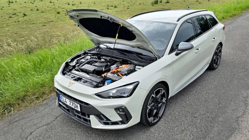 test-cupra-leon-sportstourer-e-hybrid-150-kw-plug-in-hybrid-2025-26