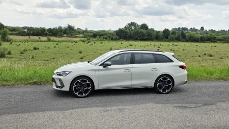 test-cupra-leon-sportstourer-e-hybrid-150-kw-plug-in-hybrid-2025-3