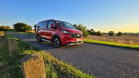 test-ford-tourneo-custom-phev-2025