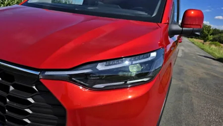 test-ford-tourneo-custom-phev-2025-10