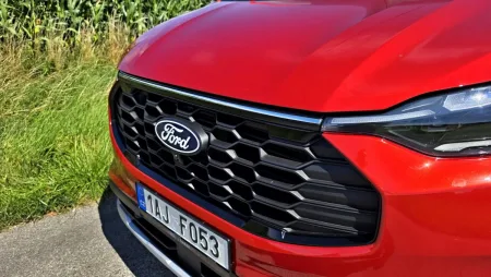 test-ford-tourneo-custom-phev-2025-11