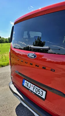 test-ford-tourneo-custom-phev-2025-15