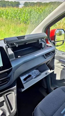 test-ford-tourneo-custom-phev-2025-23