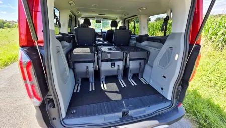 test-ford-tourneo-custom-phev-2025-29