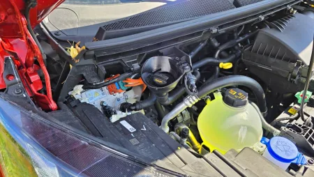test-ford-tourneo-custom-phev-2025-32