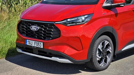 test-ford-tourneo-custom-phev-2025-9