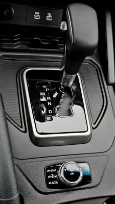 test-kgm-musso-grand-2-2-e-xdi-4wd-2025-28