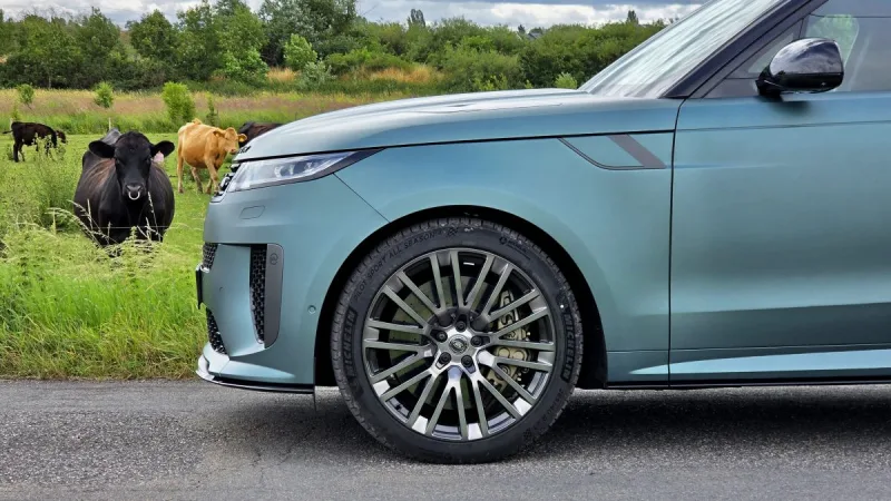test-range-rover-sport-sv-gaea-curation-2025-12