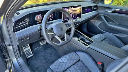test-volkswagen-passat-r-line-people-1-5-tsi-ehybrid-200-kw-2025-15