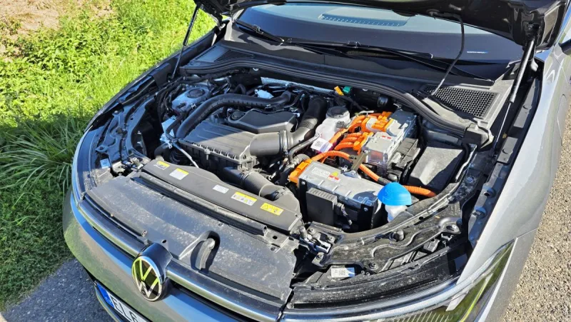 test-volkswagen-passat-r-line-people-1-5-tsi-ehybrid-200-kw-2025-34