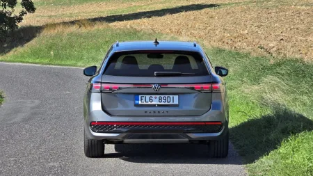 test-volkswagen-passat-r-line-people-1-5-tsi-ehybrid-200-kw-2025-5