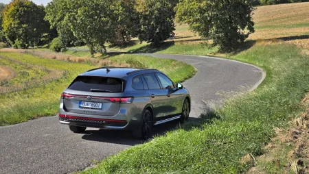 test-volkswagen-passat-r-line-people-1-5-tsi-ehybrid-200-kw-2025-6