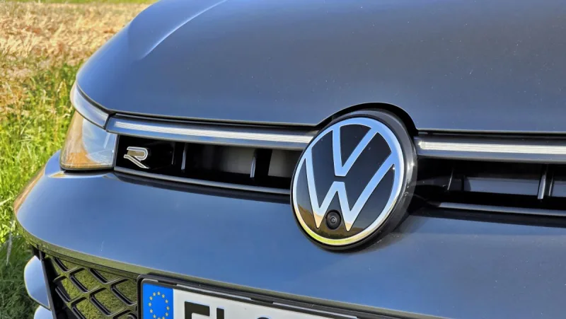 test-volkswagen-passat-r-line-people-1-5-tsi-ehybrid-200-kw-2025-8