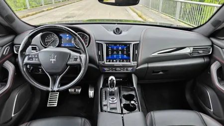test-ojetiny-maserati-levante-sq4-2018-16