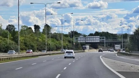 levoproudar-jizda_v_levem_pruhu