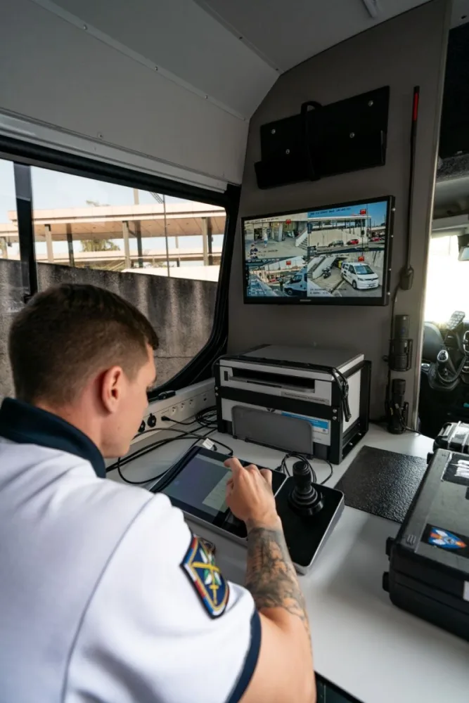 policie-civilni-iveco_daily-kamery-6