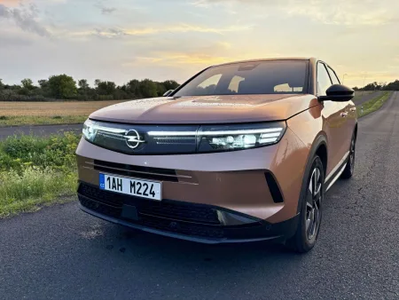 test-opel-grandland-1-2-hybrid-turbo-e-dct6-2025-11