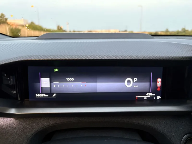test-opel-grandland-1-2-hybrid-turbo-e-dct6-2025-18