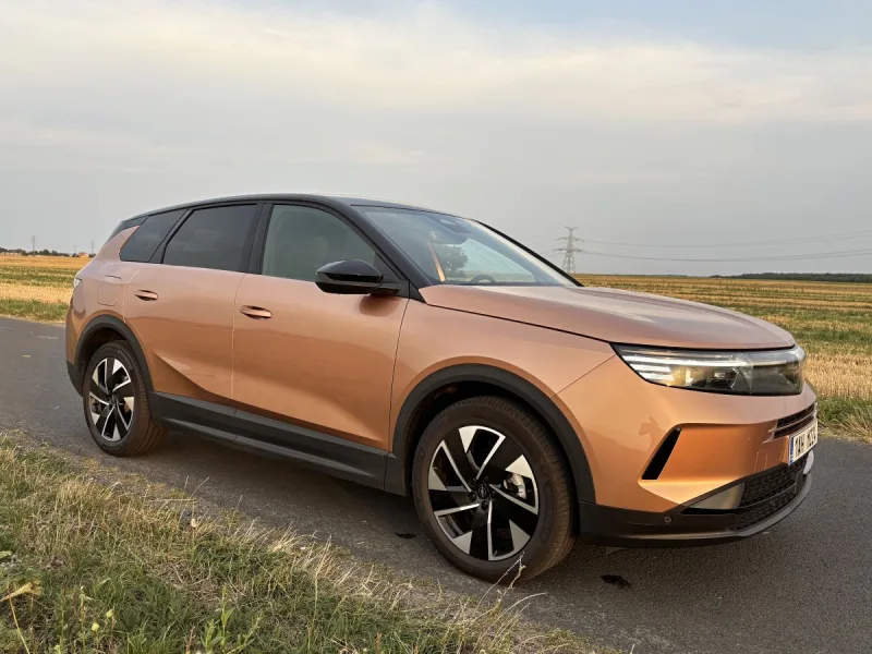 test-opel-grandland-1-2-hybrid-turbo-e-dct6-2025-3