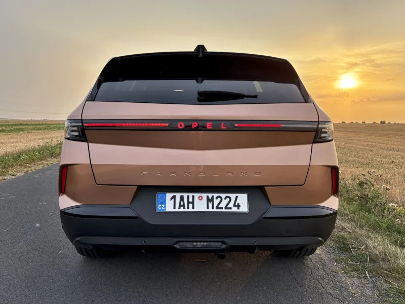 test-opel-grandland-1-2-hybrid-turbo-e-dct6-2025-7