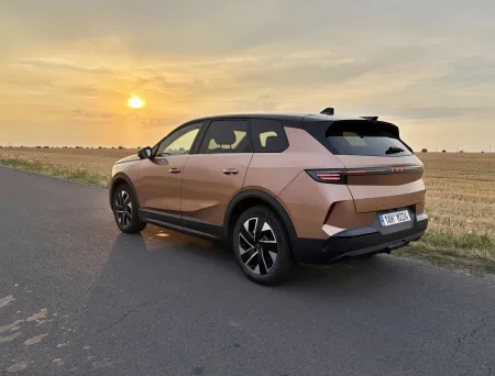 test-opel-grandland-1-2-hybrid-turbo-e-dct6-2025-8