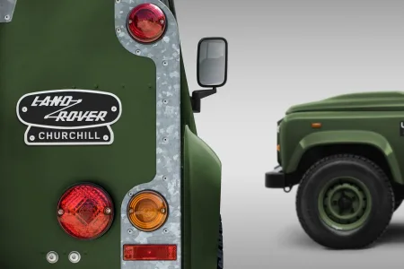 2025-land-rover-classic-defender-v8-churchill-edition