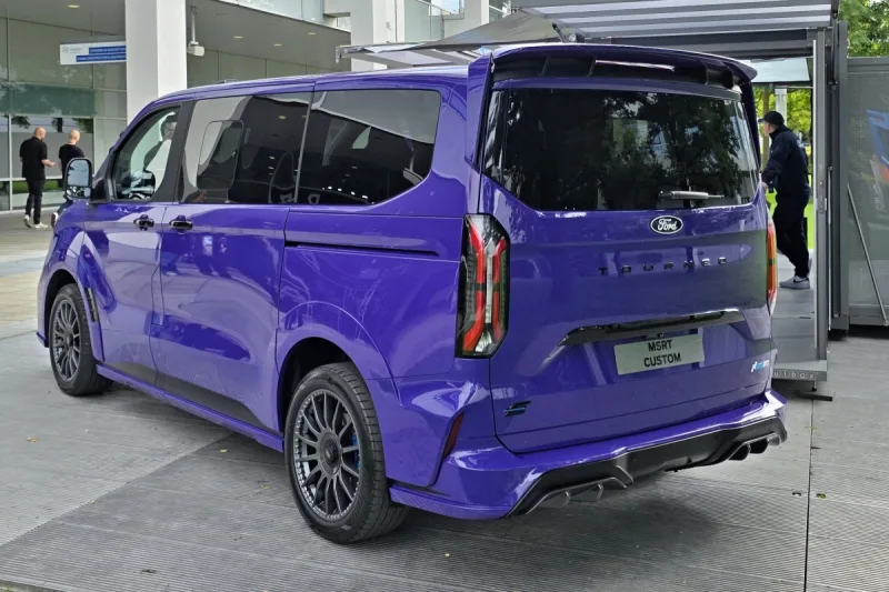2026-ford-e-tourneo-custom-ms-rt-2