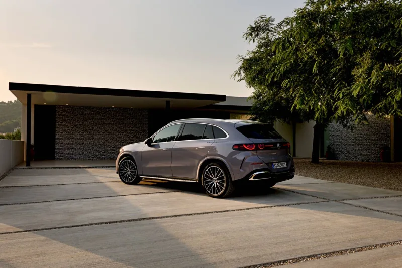 2026-mercedes-benz-glc-2