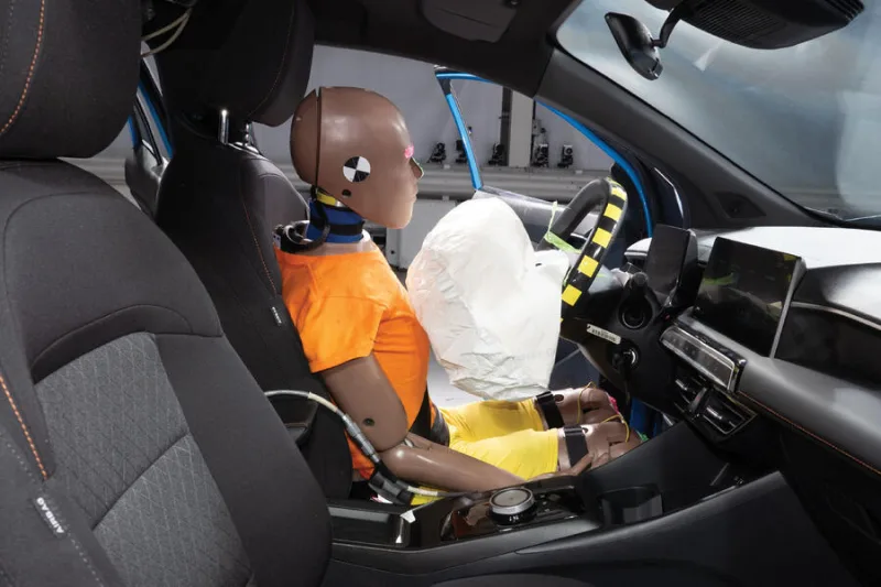 Absurdita testů Euro NCAP. I když se v MG3 při nárazu skoro utrhla sedačka, dostalo čtyři hvězdy z pěti