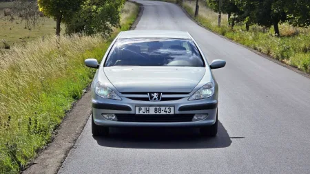 test-ojetiny-peugeot-607-22-16v-2001