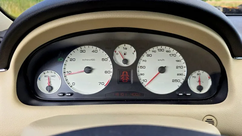 test-ojetiny-peugeot-607-22-16v-2001-14