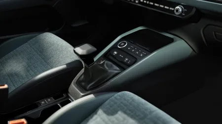 kia-stonic-my26-baseline-interior-digital-1920x1080-2
