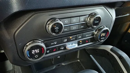 test-ford-bronco-outer-banks-2-7-ecoboost-v6-twin-turbo-2025-21