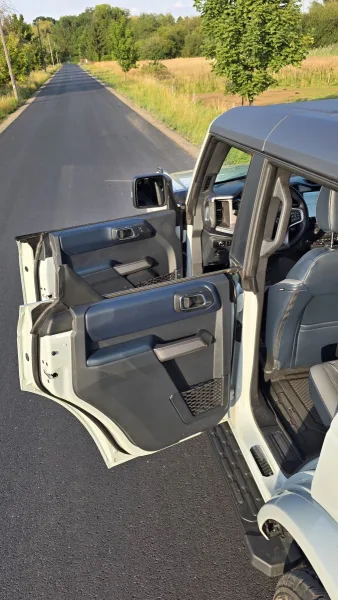 test-ford-bronco-outer-banks-2-7-ecoboost-v6-twin-turbo-2025-29
