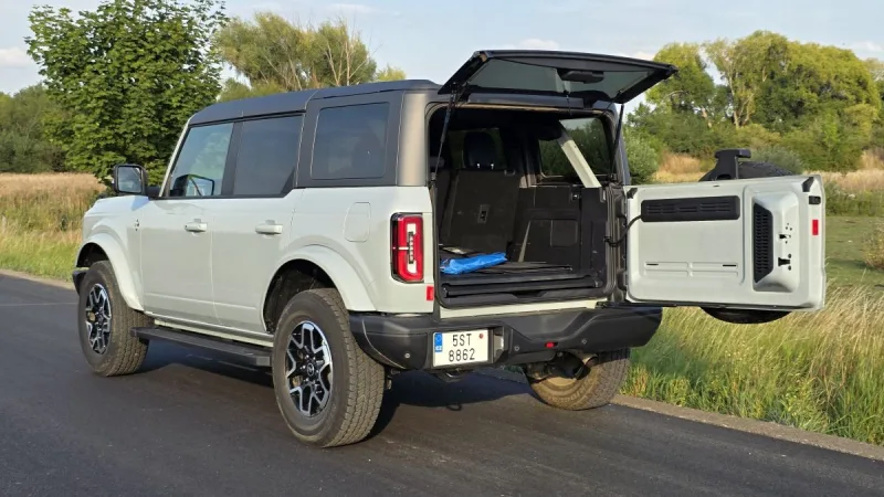 test-ford-bronco-outer-banks-2-7-ecoboost-v6-twin-turbo-2025-32