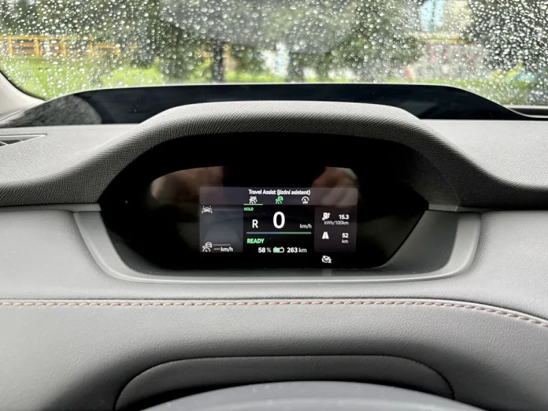 test-skoda-enyaq-85x-elektromobil-2025-18