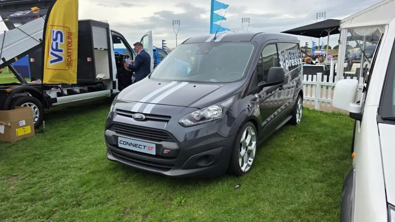 2025-transit-festival-oslava-60-let-fordu-transit-69