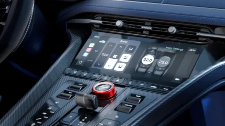 2025-aston-martin-db12-s-13