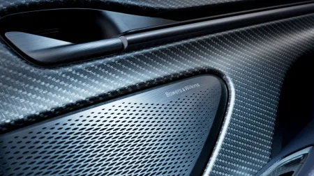 2025-aston-martin-db12-s-15
