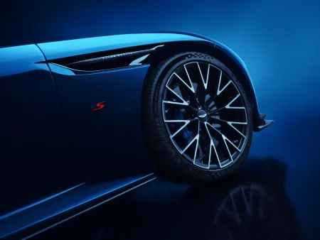 2025-aston-martin-db12-s-7