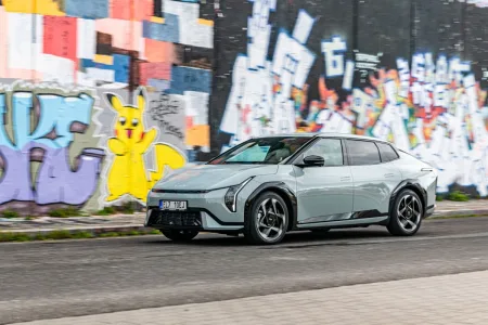 2025-kia_ev4_fastback-liftback-1