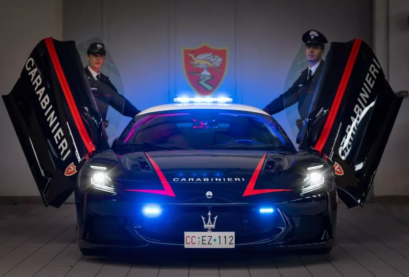 maserati_mcpura-a-alfa_romeo_giulia_quadrifoglio-carabinieri-3