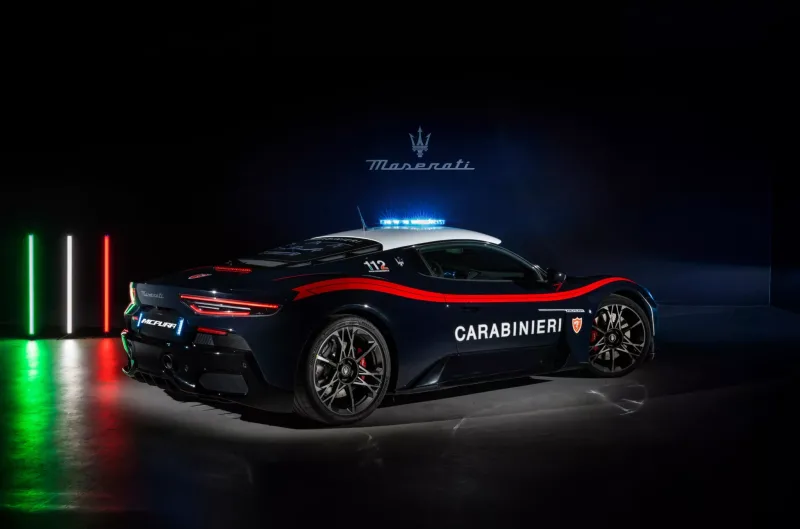 maserati_mcpura-a-alfa_romeo_giulia_quadrifoglio-carabinieri-5