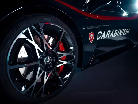 maserati_mcpura-a-alfa_romeo_giulia_quadrifoglio-carabinieri-7