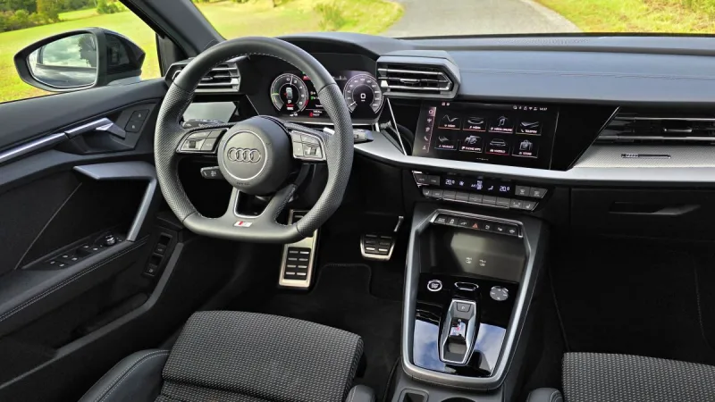 test-audi-a3-sportback-40-tfsi-e-plug-in-hybrid-2025-12