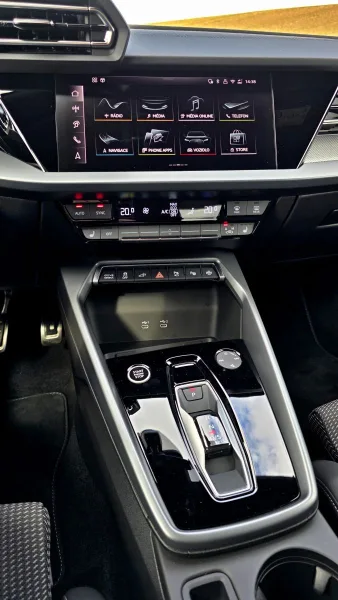 test-audi-a3-sportback-40-tfsi-e-plug-in-hybrid-2025-14