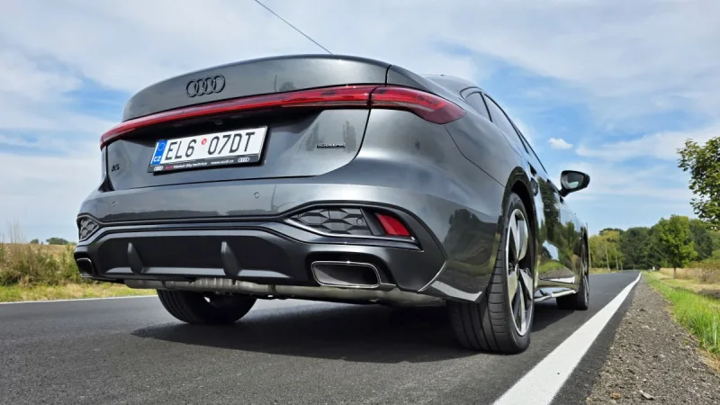 test-audi-a5-e-hybrid-plug-in-hybrid-2025-15
