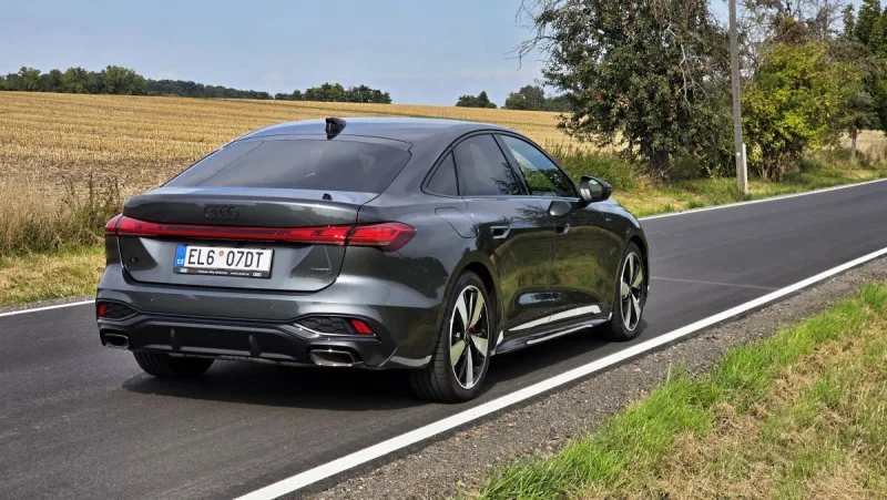 test-audi-a5-e-hybrid-plug-in-hybrid-2025-7