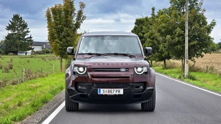 test-land-rover-defender-110-d300-sedona-edition-2025-2
