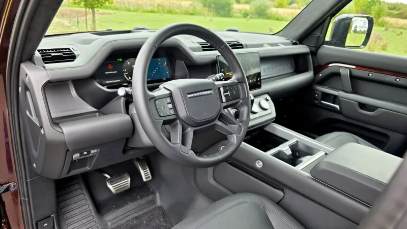 test-land-rover-defender-110-d300-sedona-edition-2025-15
